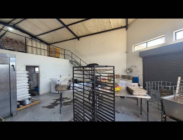 174M² WAREHOUSE TO LET IN BARTLETT